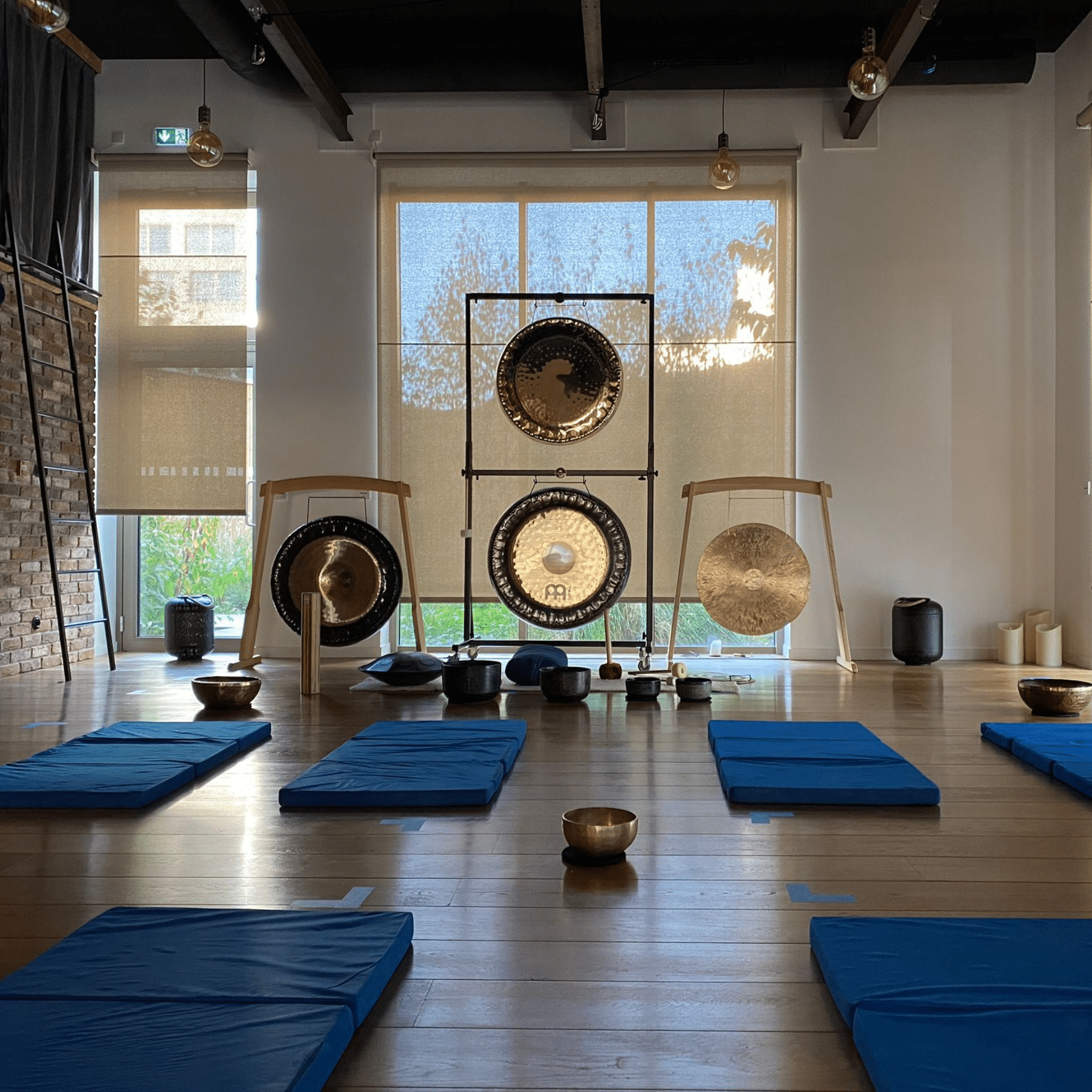 bain de gong elephant yoga studio